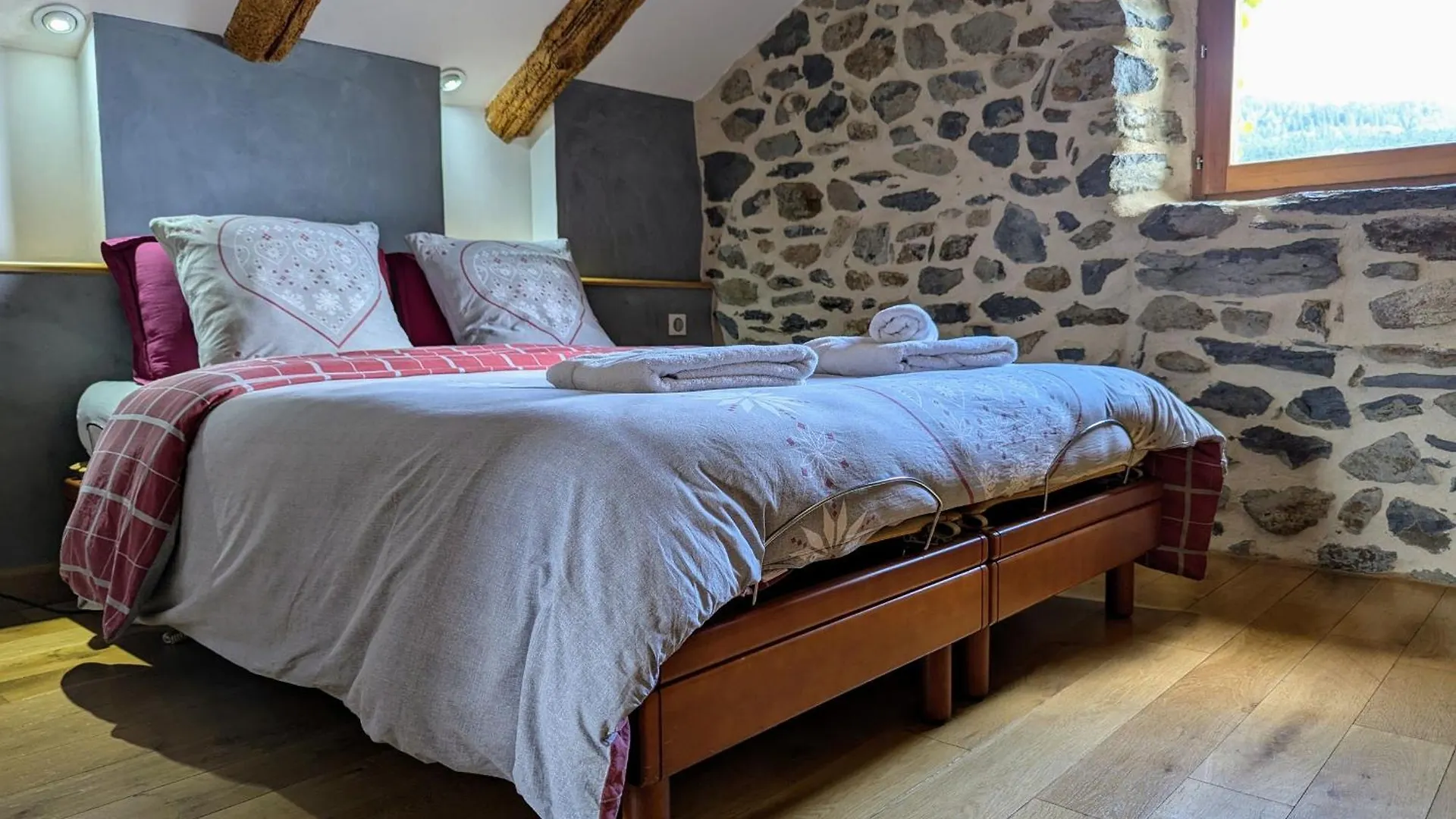 Holiday home Gite D'Exception Avec Spa, Jardin Paysage Et Equipements Haut De Gamme A Blanlhac - Fr-1-582-201 Rosieres