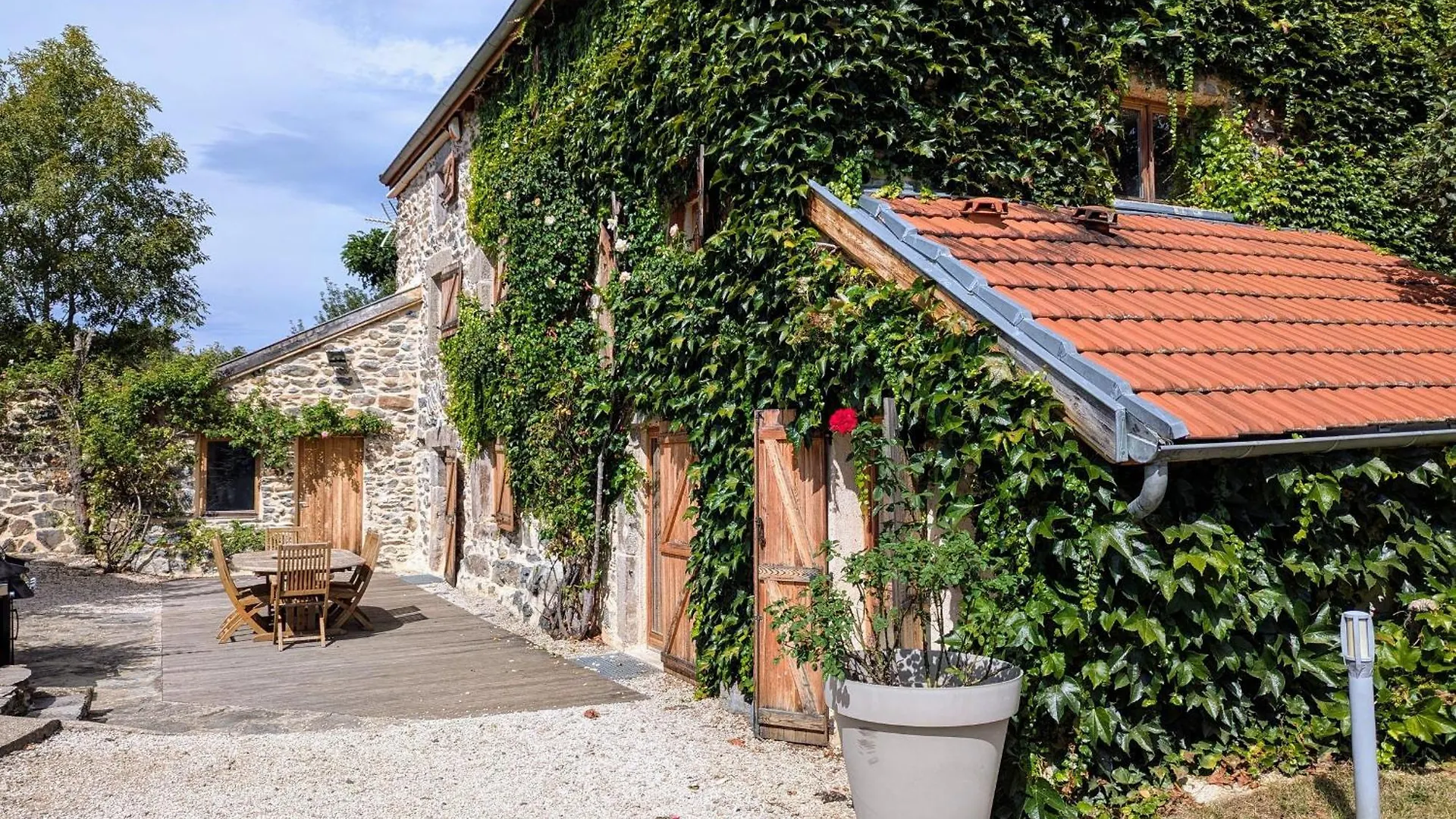 Gite D'Exception Avec Spa, Jardin Paysage Et Equipements Haut De Gamme A Blanlhac - Fr-1-582-201 Rosieres  Holiday home Rosieres (Haute-Loire)