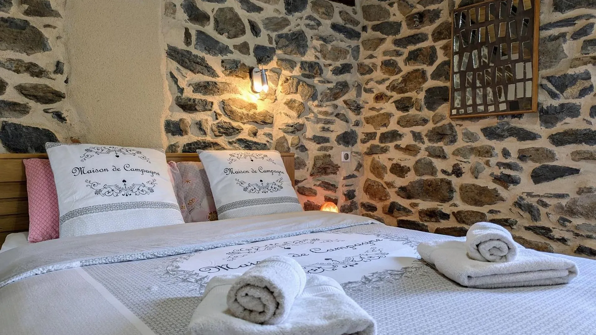 Holiday home Gite D'Exception Avec Spa, Jardin Paysage Et Equipements Haut De Gamme A Blanlhac - Fr-1-582-201 Rosieres